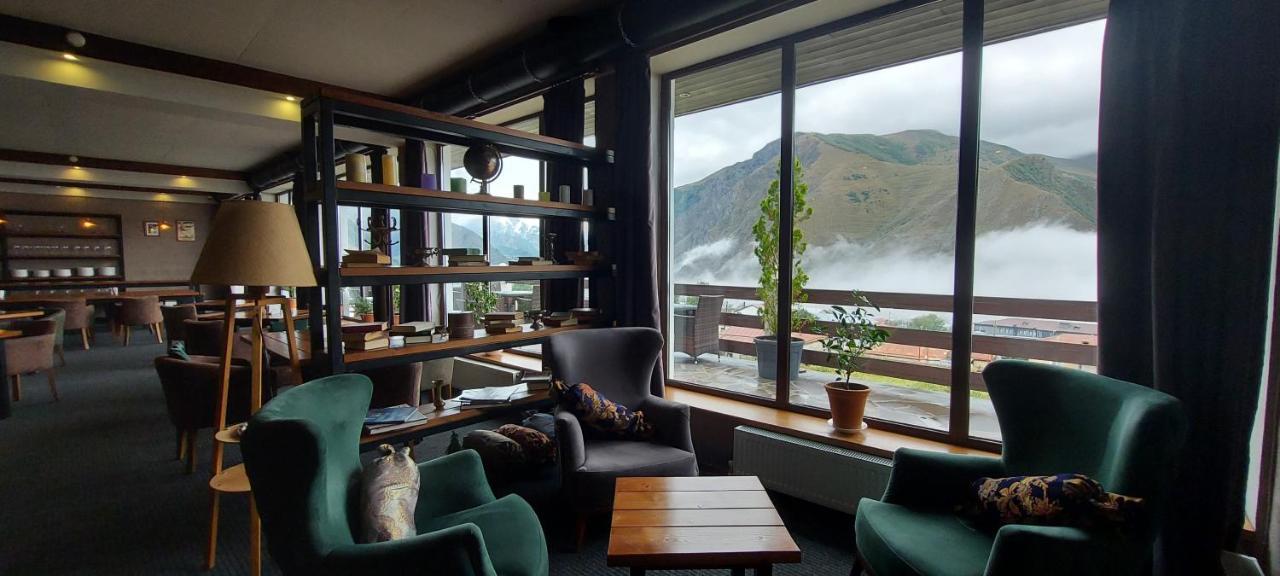 Alpine Lounge Boutique Hotel カズベギ エクステリア 写真