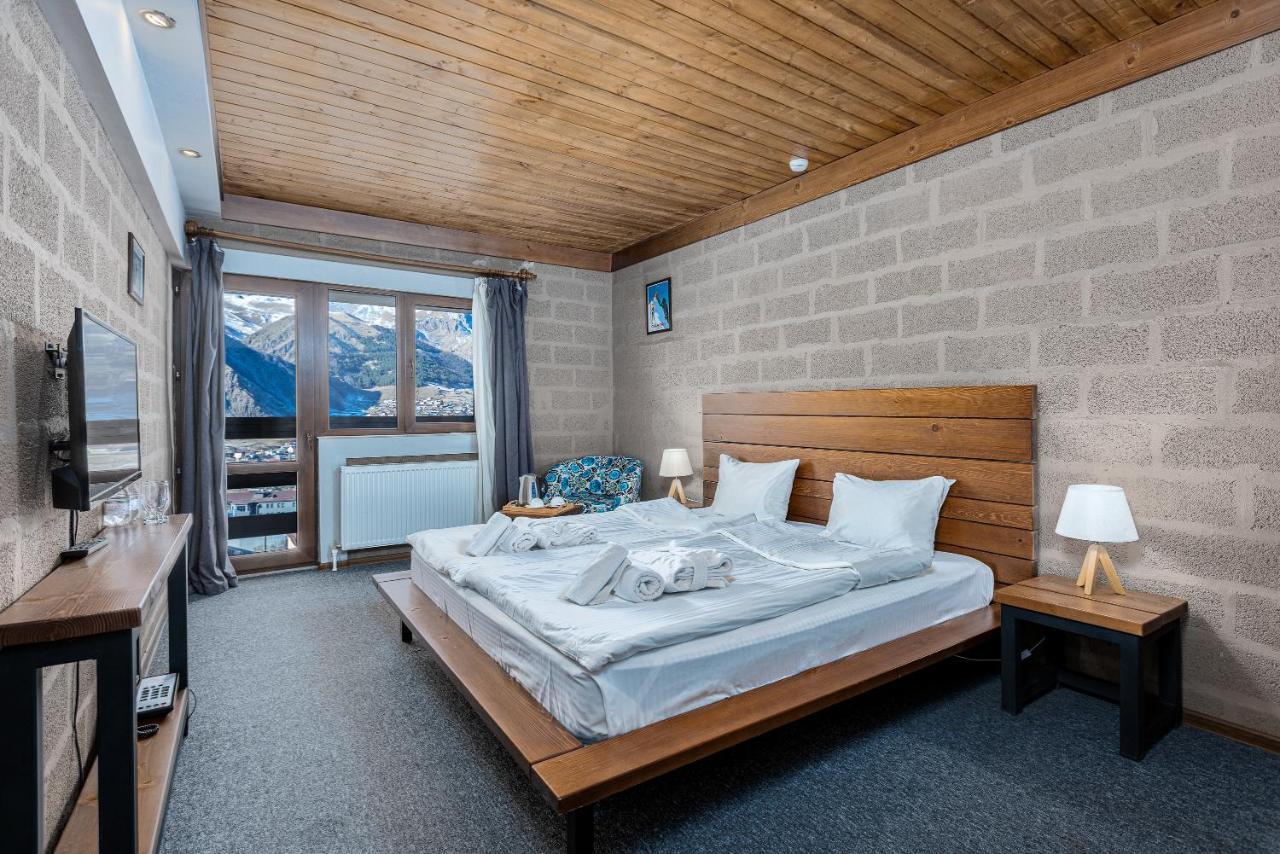 Alpine Lounge Boutique Hotel カズベギ エクステリア 写真
