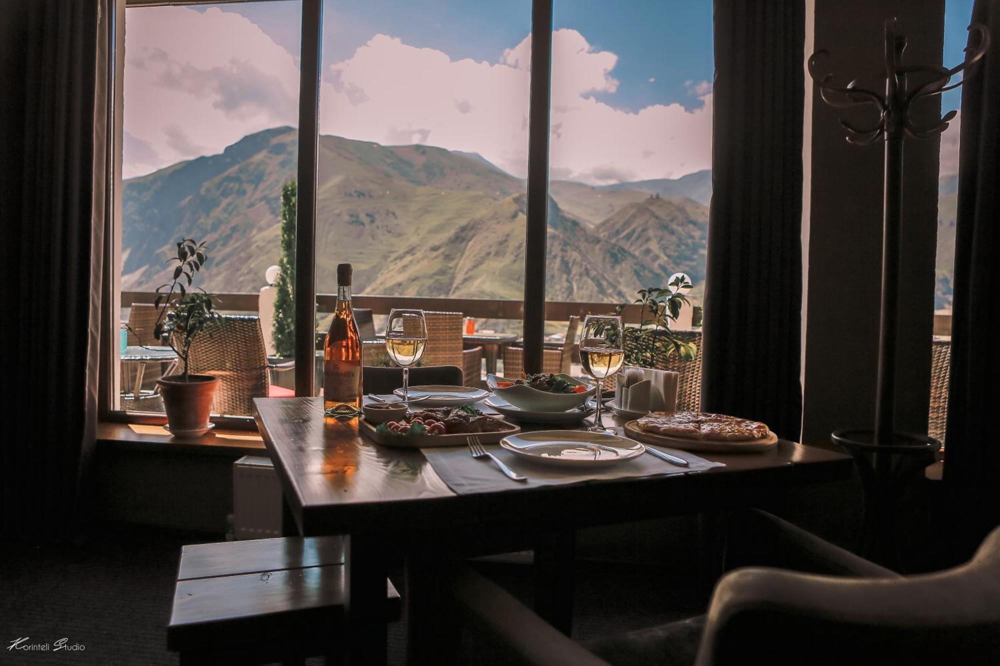 Alpine Lounge Boutique Hotel カズベギ エクステリア 写真