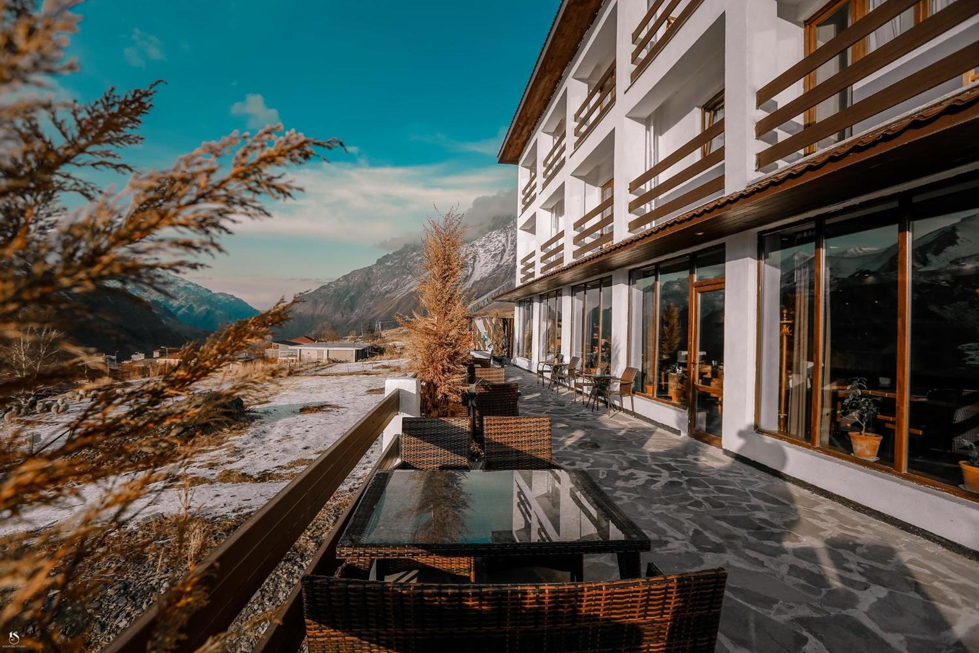 Alpine Lounge Boutique Hotel カズベギ エクステリア 写真