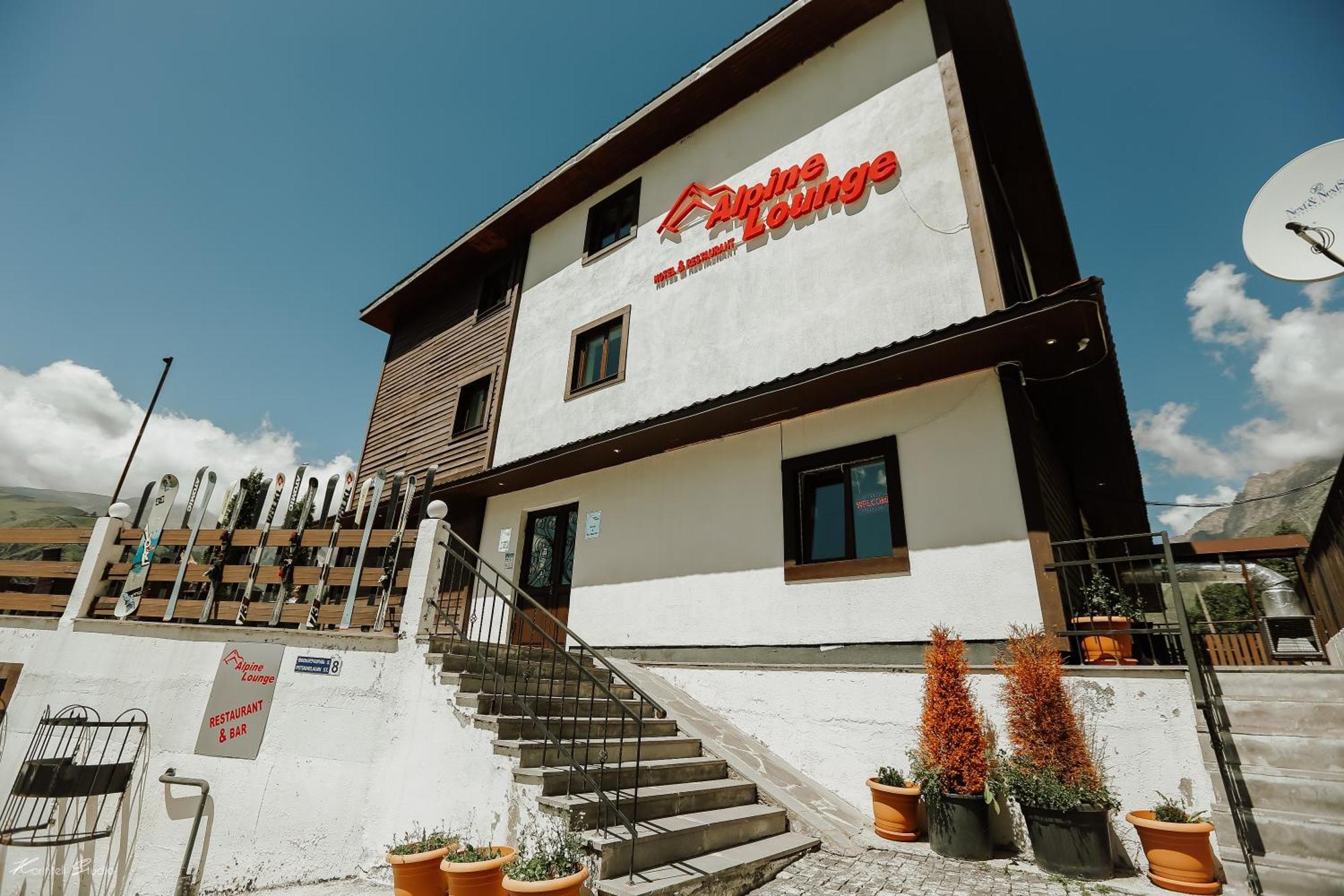 Alpine Lounge Boutique Hotel カズベギ エクステリア 写真