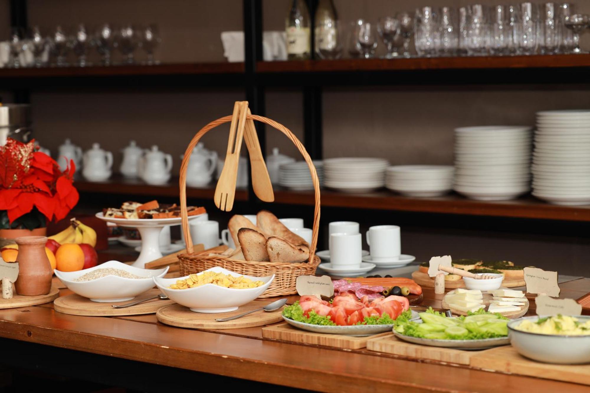 Alpine Lounge Boutique Hotel カズベギ エクステリア 写真