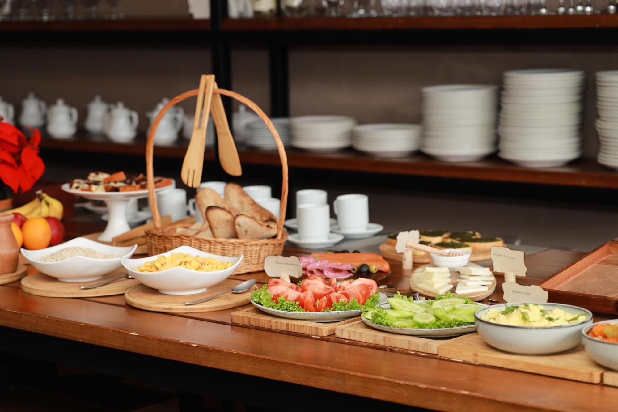 Alpine Lounge Boutique Hotel カズベギ エクステリア 写真